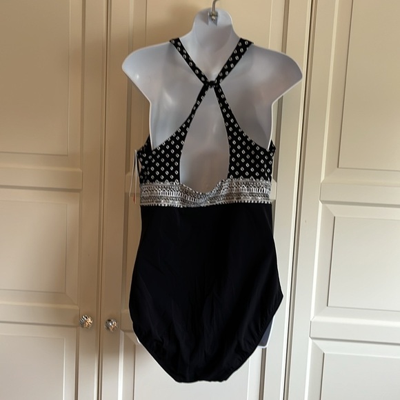 Christina Swimwear One Piece Black & White Criss Cross  Bust Enhancer Size 14 - Picture 5 of 14